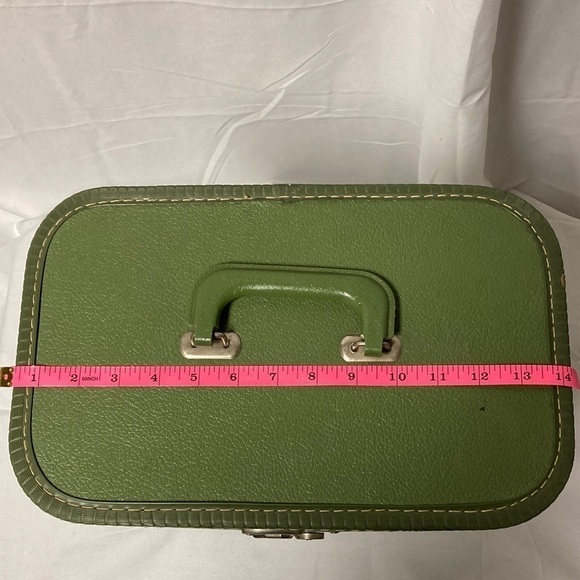 Vintage Carilite Vanity Train Case - Cosmetic Carrying Case - Picture 15 of 16